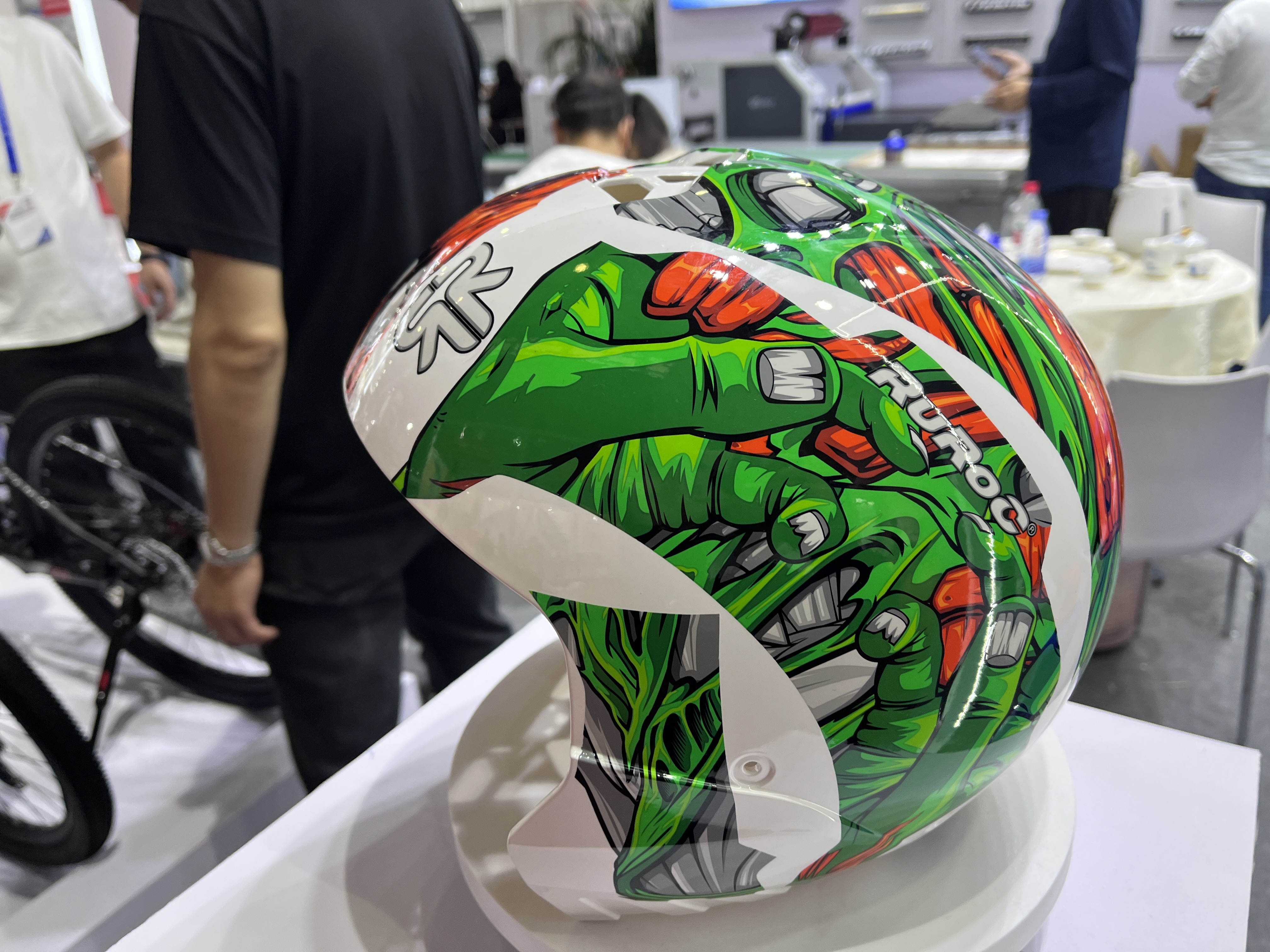 हेलमेट पर इस्तेमाल की जाने वाली स्याही